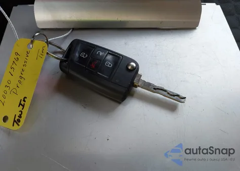 2018 Volkswagen Tiguan 2.0T S из США, поврежденный, VIN 3VV1B7AX5JM052288